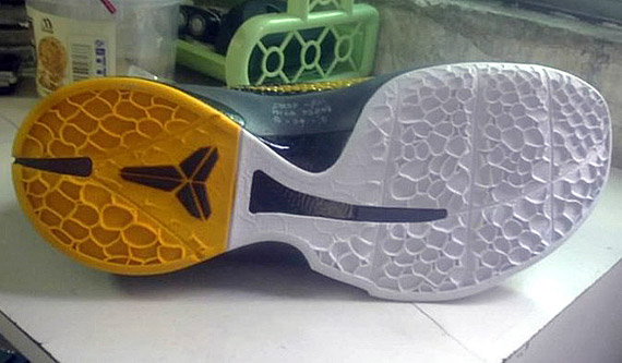 nike-zoom-kobe-vi-sole-pics-1.jpg